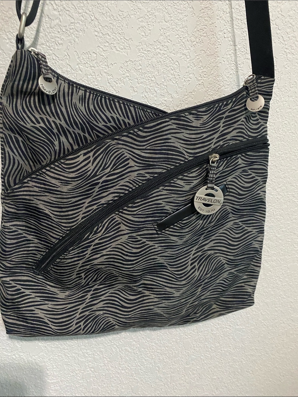 Travelon travel purse super cute with lots of pockets ✈️